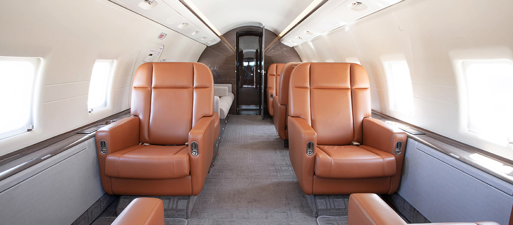 Cabin of a Challenger 604 at Priester Aviation.